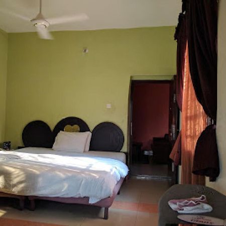 Room In Lodge - Clen-Phil Hotels And Suite Port Harcourt Εξωτερικό φωτογραφία