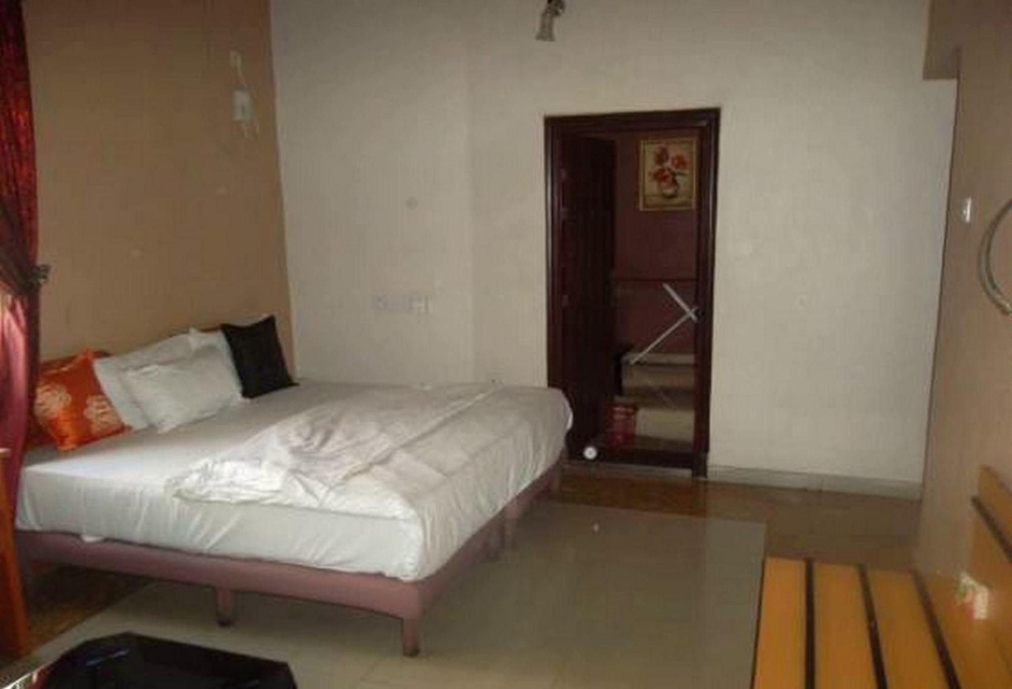 Room In Lodge - Clen-Phil Hotels And Suite Port Harcourt Εξωτερικό φωτογραφία