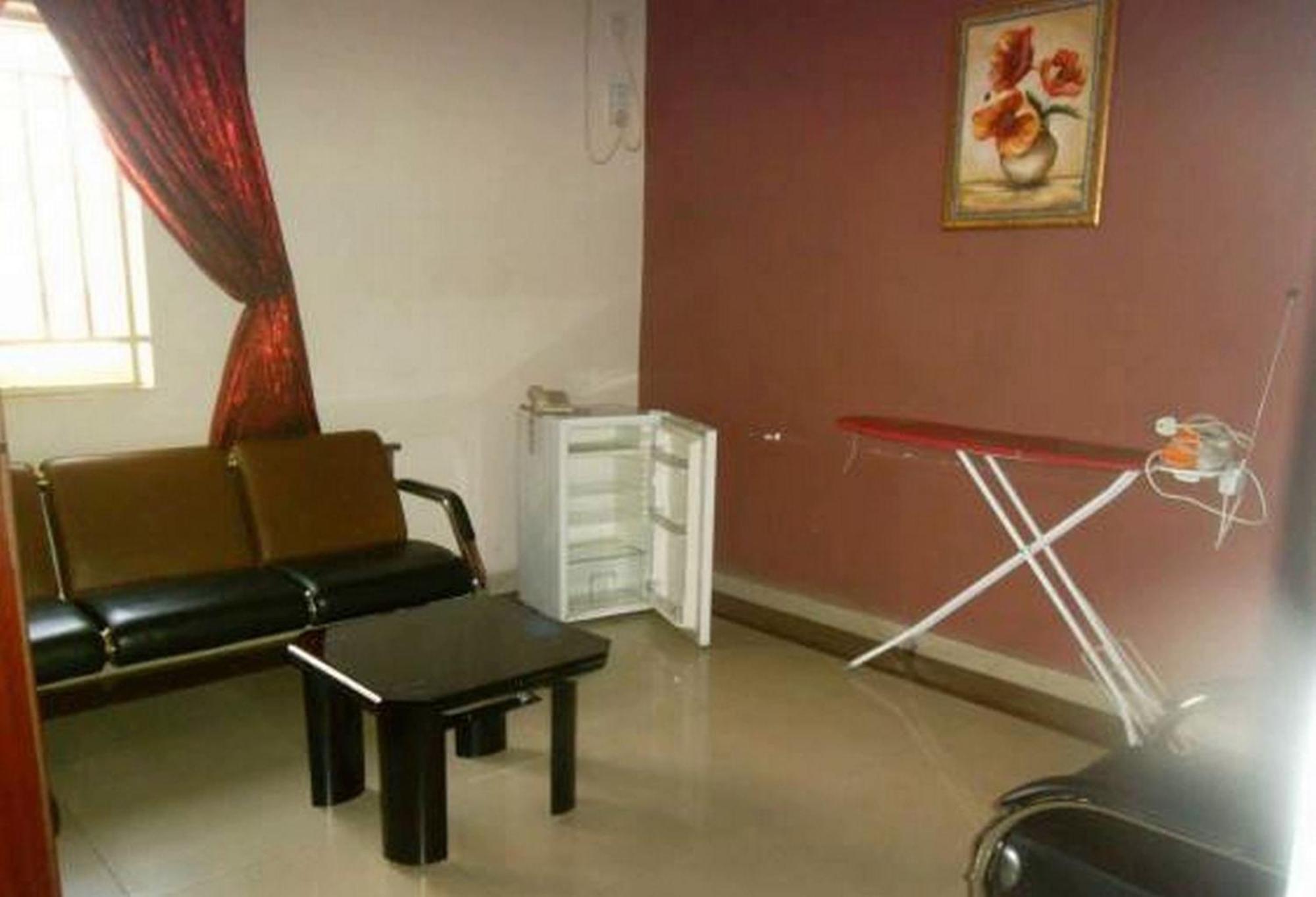 Room In Lodge - Clen-Phil Hotels And Suite Port Harcourt Εξωτερικό φωτογραφία