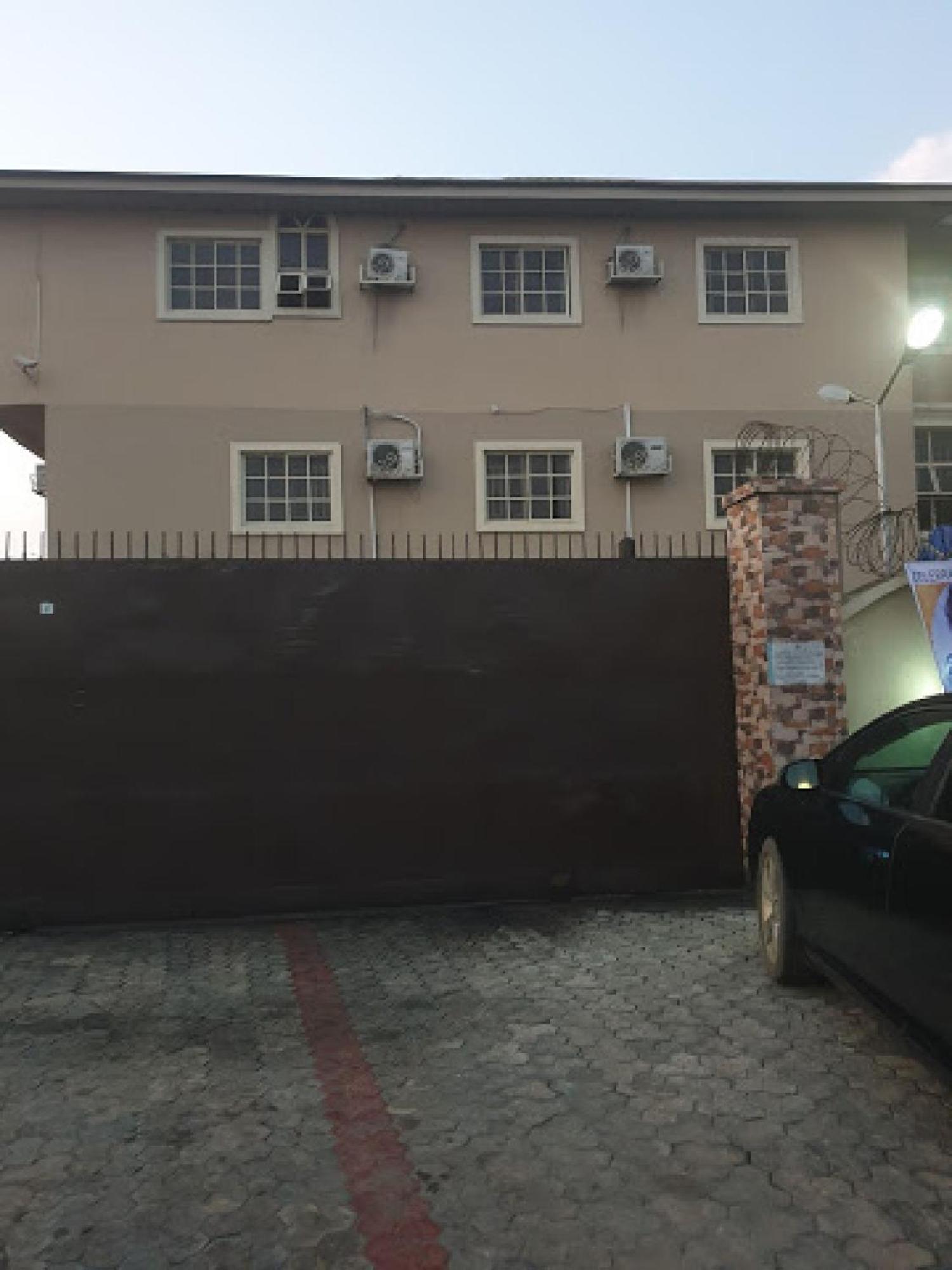 Room In Lodge - Clen-Phil Hotels And Suite Port Harcourt Εξωτερικό φωτογραφία