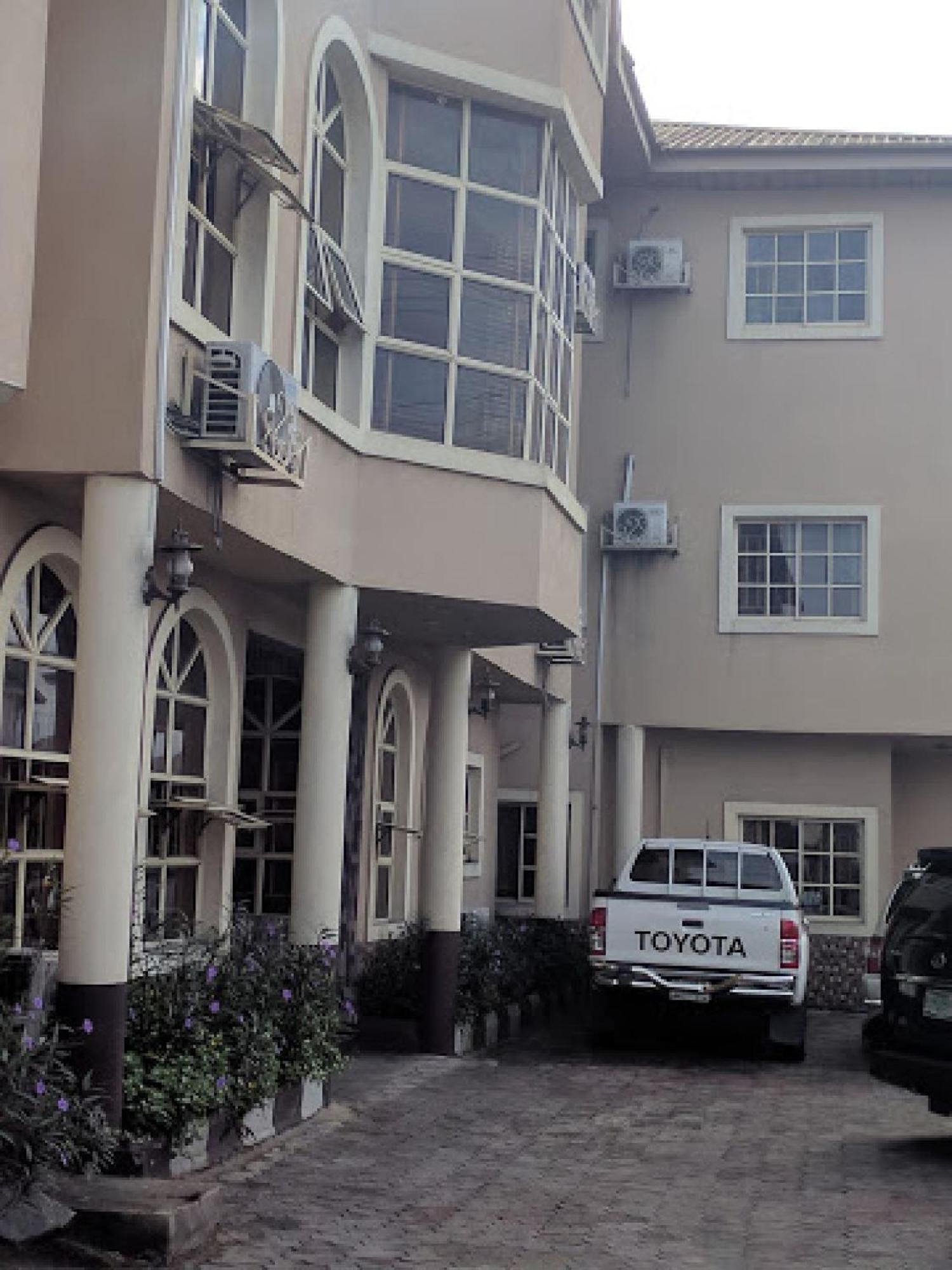 Room In Lodge - Clen-Phil Hotels And Suite Port Harcourt Εξωτερικό φωτογραφία